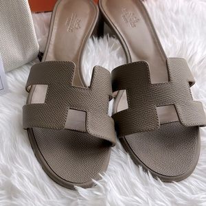 Hermes Oasis Sandals/ Etoupe 39